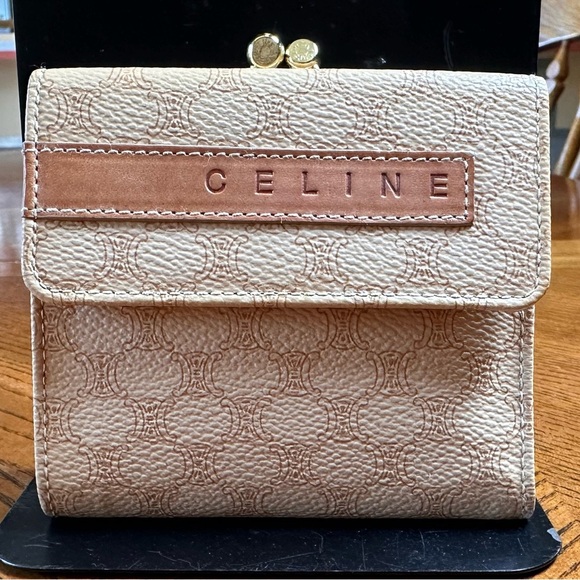 Celine Macadam Logo Neutral
Vintage Trifold Wallet - Picture 1 of 10